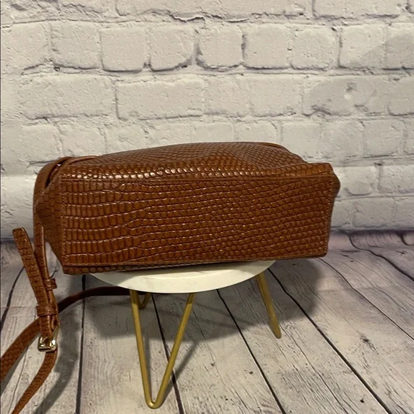 Cole Haan Textured British Tan Crossbody Bag - Picture 4 of 9